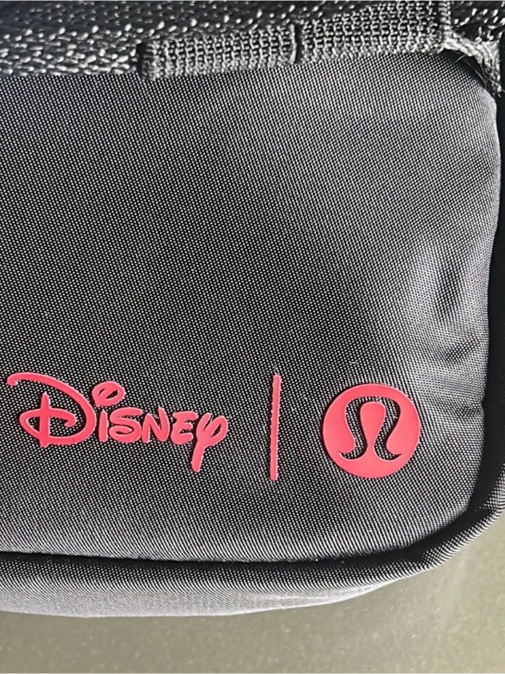 🆕 LULULEMON X DISNEY Everywhere Belt Bag 1L Mickey in Motion Graphic Black NWT - Picture 10 of 17